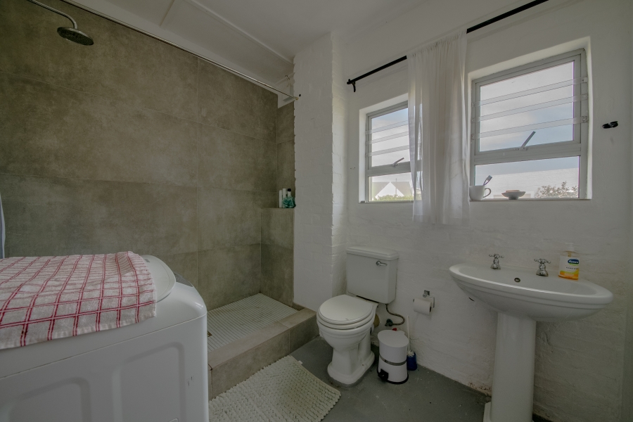 4 Bedroom Property for Sale in Pringle Bay Western Cape